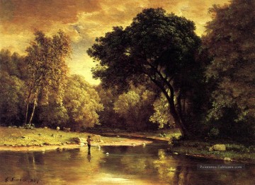 Pêcheur dans un ruisseau Tonalist George Inness Peinture à l'huile
